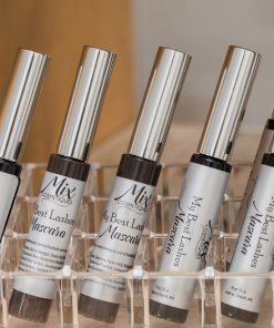 highlighting the smooth, clump-free formula and soft brush applicator, ideal for those who need a gentle, natural mascara for sensitive skin.