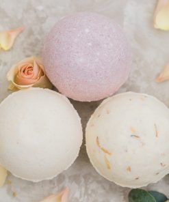 Rich results on Google's SERP when searching for "bath bombs" 3 bath bombs, jasmine, grapefruit, lavender, vanilla, lemon, ginger, natural ingredients
