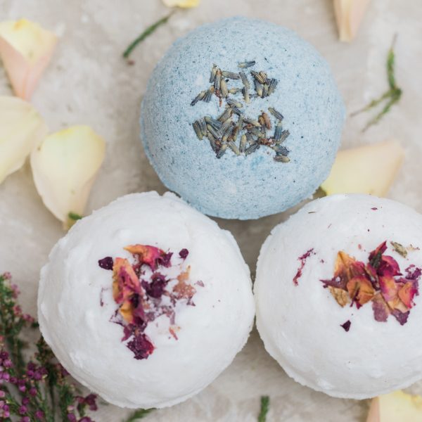 Rich results on Google's SERP when searching for "organic bath bombs" 3 bath bombs with natural ingredients of lavender, vanilla, bergamot, rose, rose petals, geranium and relaxing scents, white bath bomb and floral bath bomb with indigo